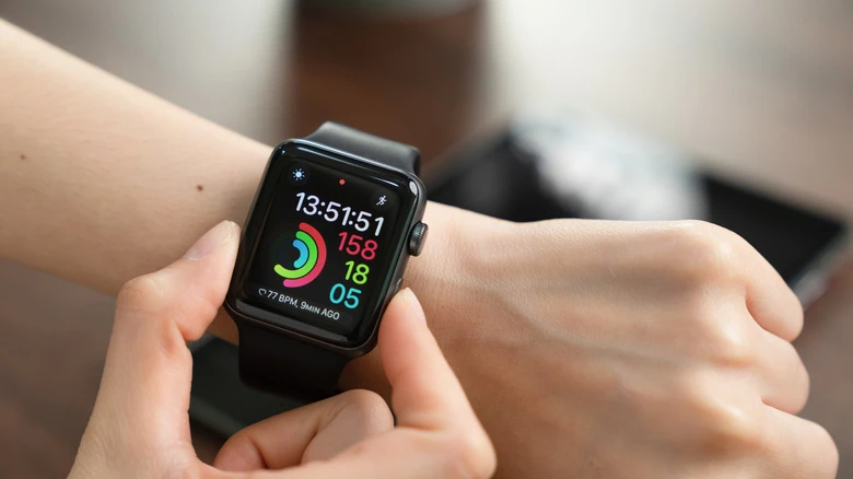 Порівняння Apple Watch та Garmin Venu 4: що обрати для відстеження здоров’я Порівняння Apple Watch та Garmin Venu 4: що обрати для відстеження здоров’я